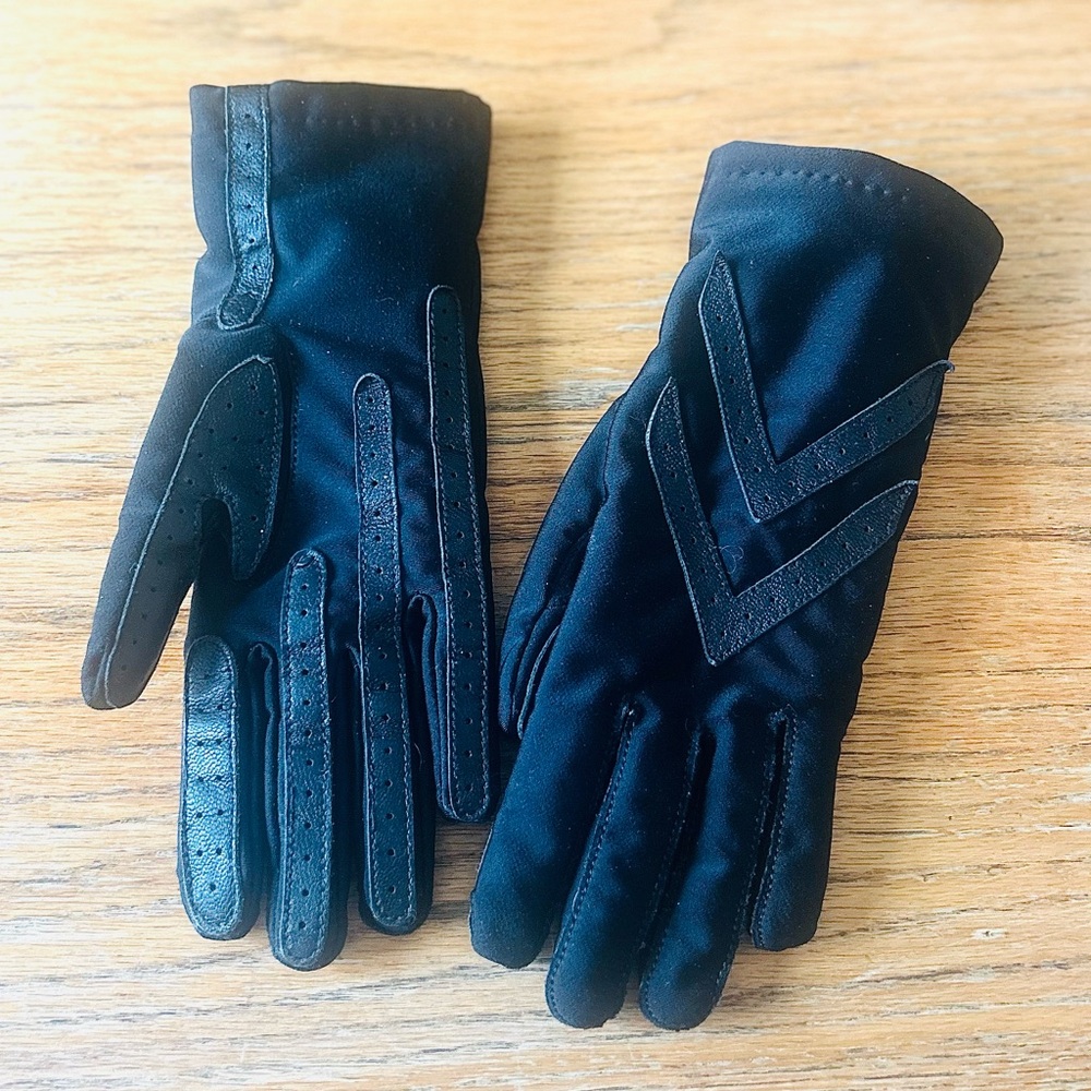NEW ISOTONER BLACK THINSULATE FLEECE LINED WOMENS GLOVES